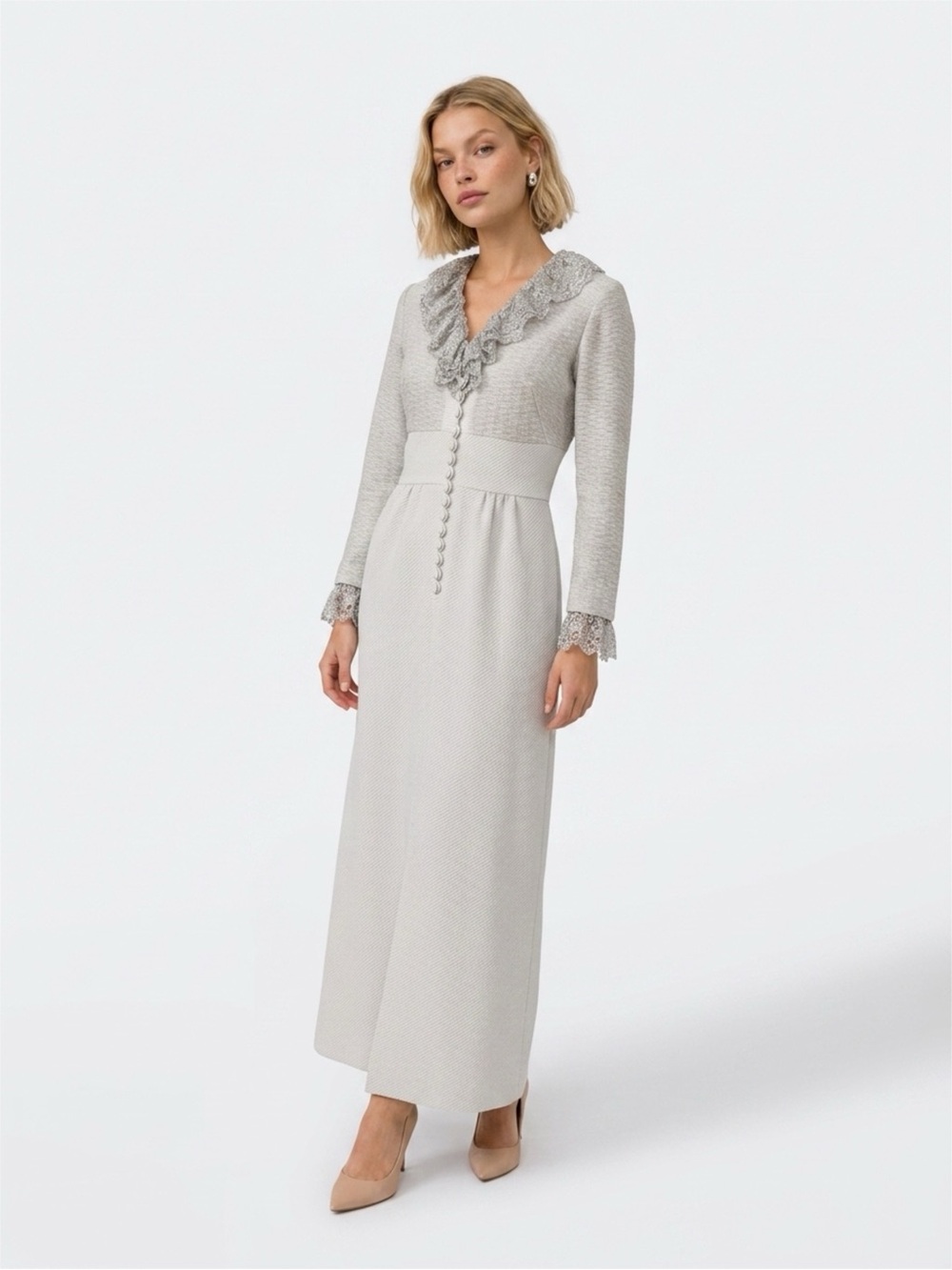 Elegant Cream Long-Sleeve Dress with Lace Trim VINTAGE